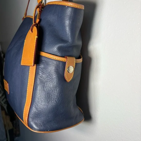 Vintage Dooney & Bourke Blue and Brown Large Leather Tote with Pink Interior - Picture 5 of 16